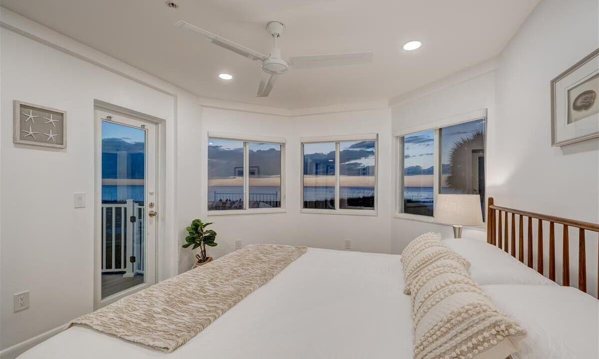 Photo of Bedroom in Redington Shores