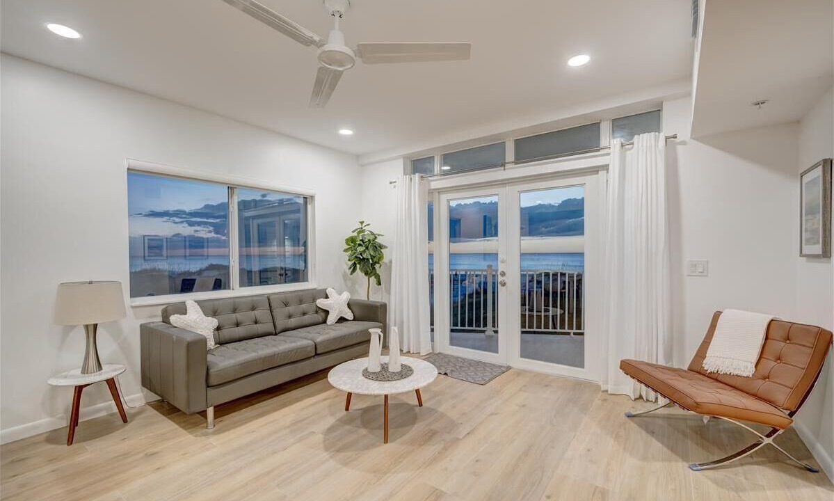 Photo of Livingroom in Redington Shores