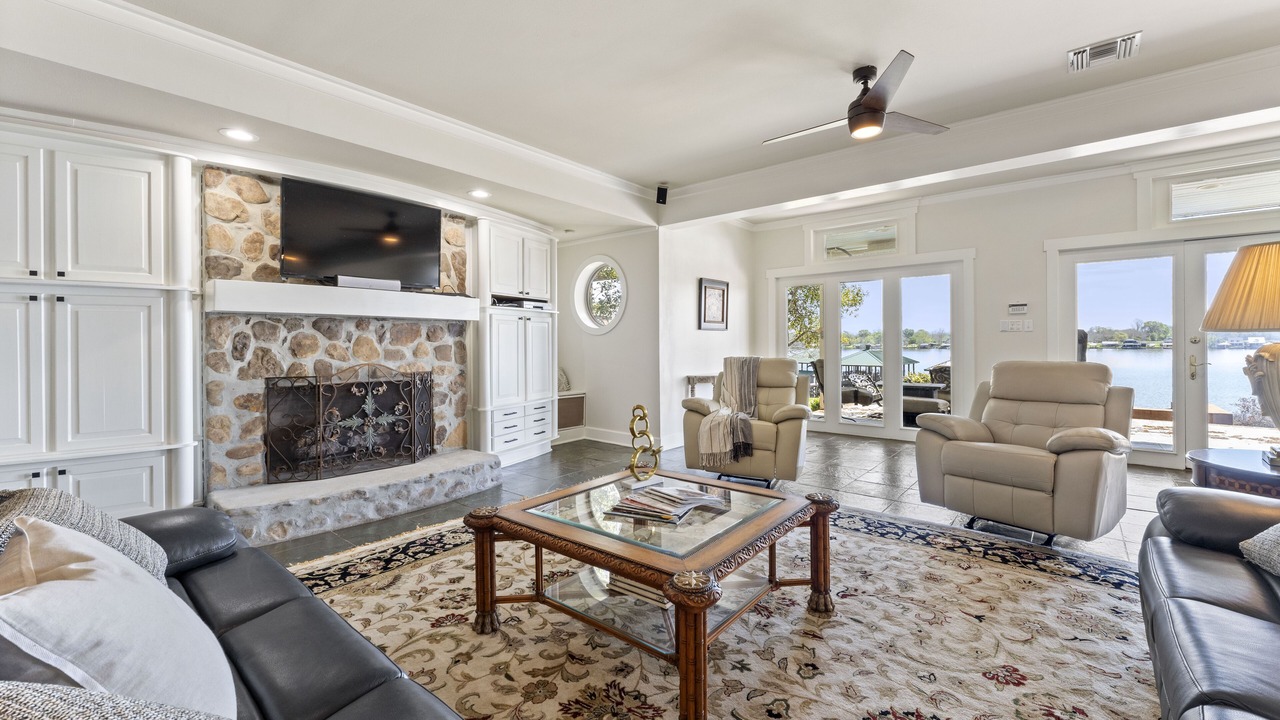 Photo of Livingroom in New Roads
