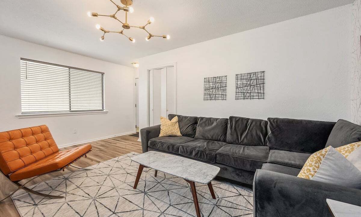 Photo of Livingroom in College Station