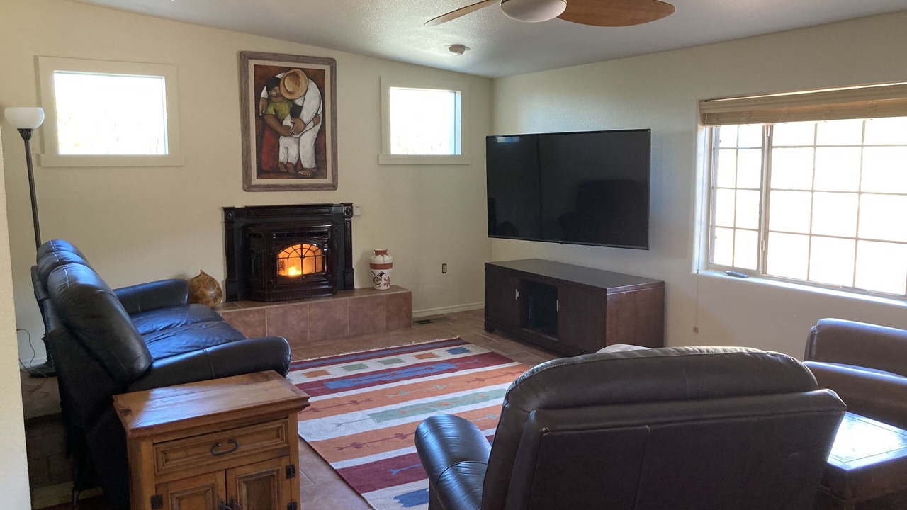 Photo of Livingroom in Alamogordo