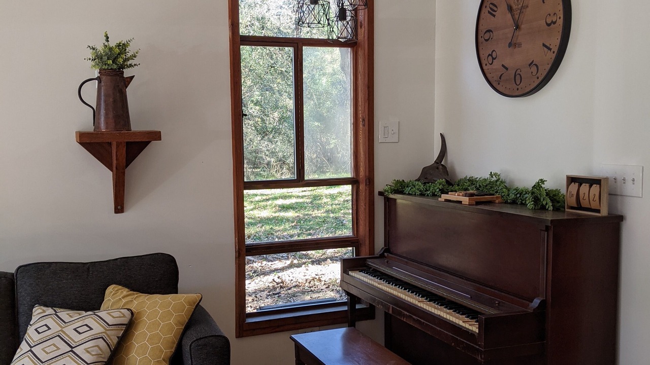 Photo of Livingroom in Perry