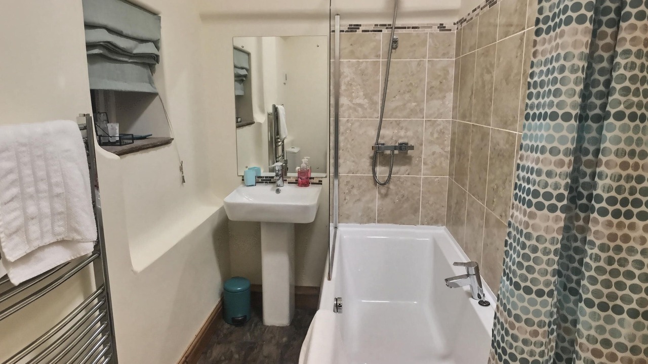 Photo of Bathroom in Longnor