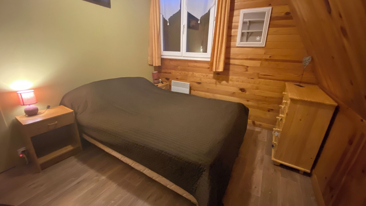 Photo of Bedroom in Campan