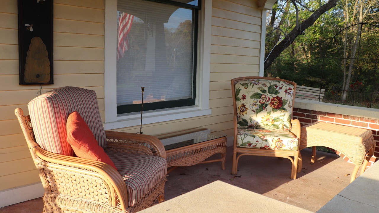 Photo of Patio Balcony in Broadway