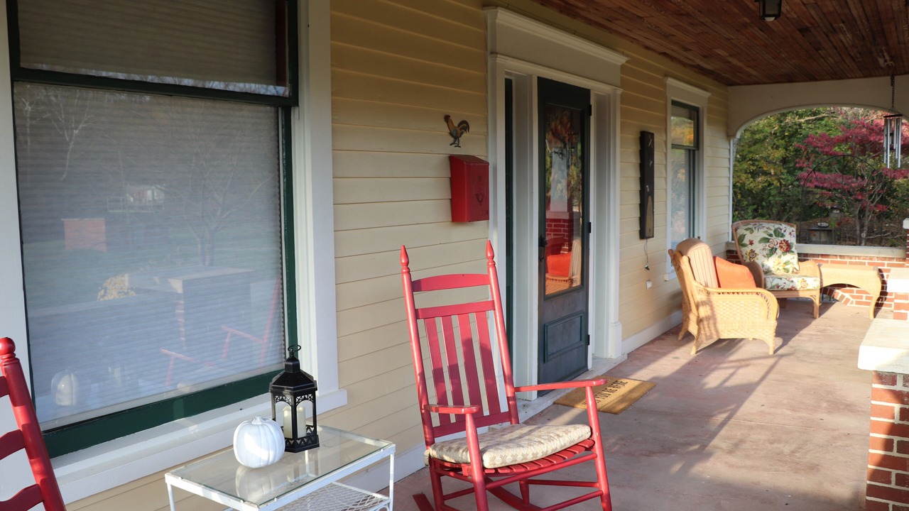 Photo of Patio Balcony in Broadway