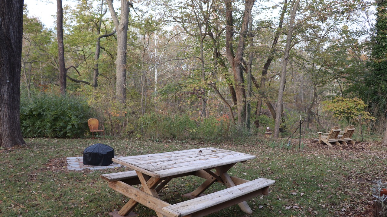 Photo of Outdoor in Broadway