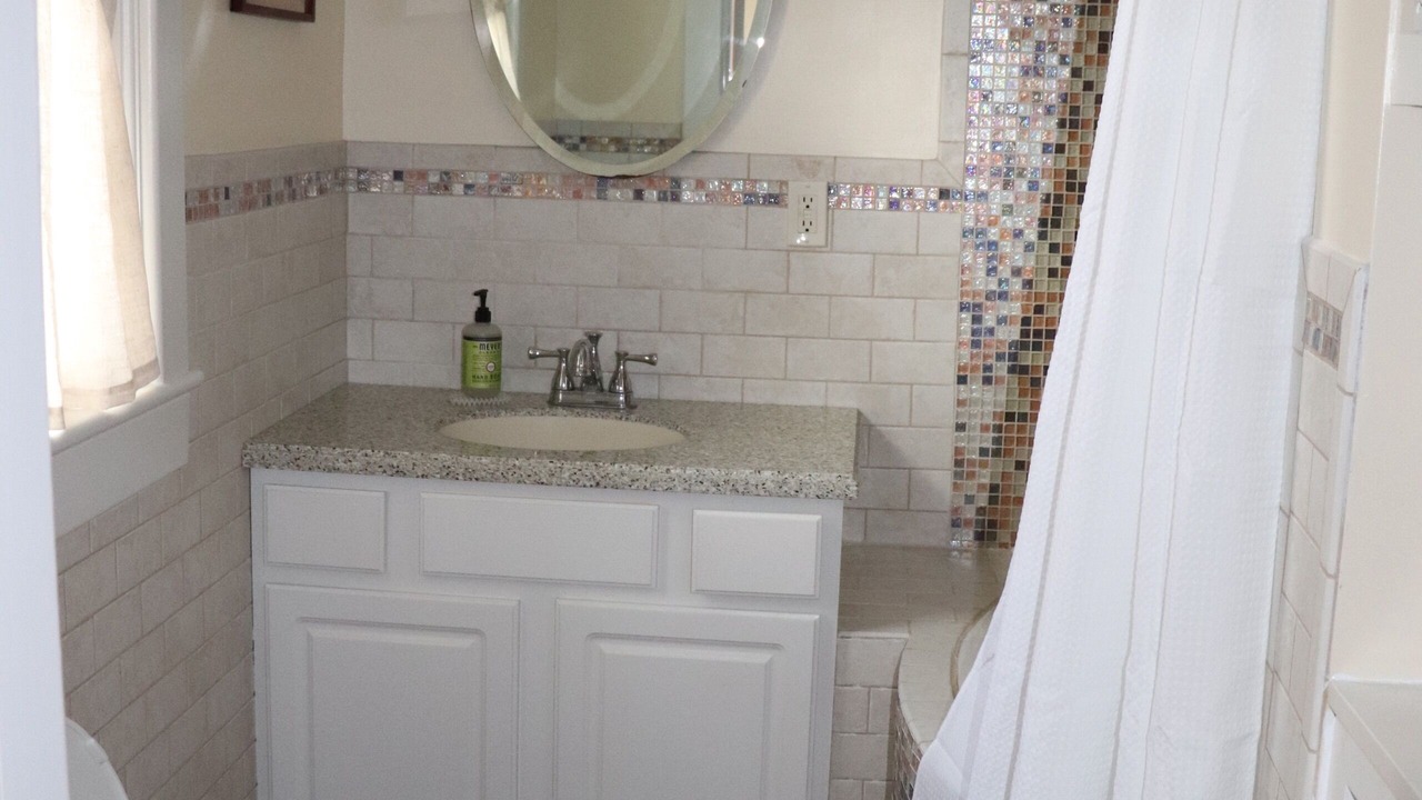 Photo of Bathroom in Broadway