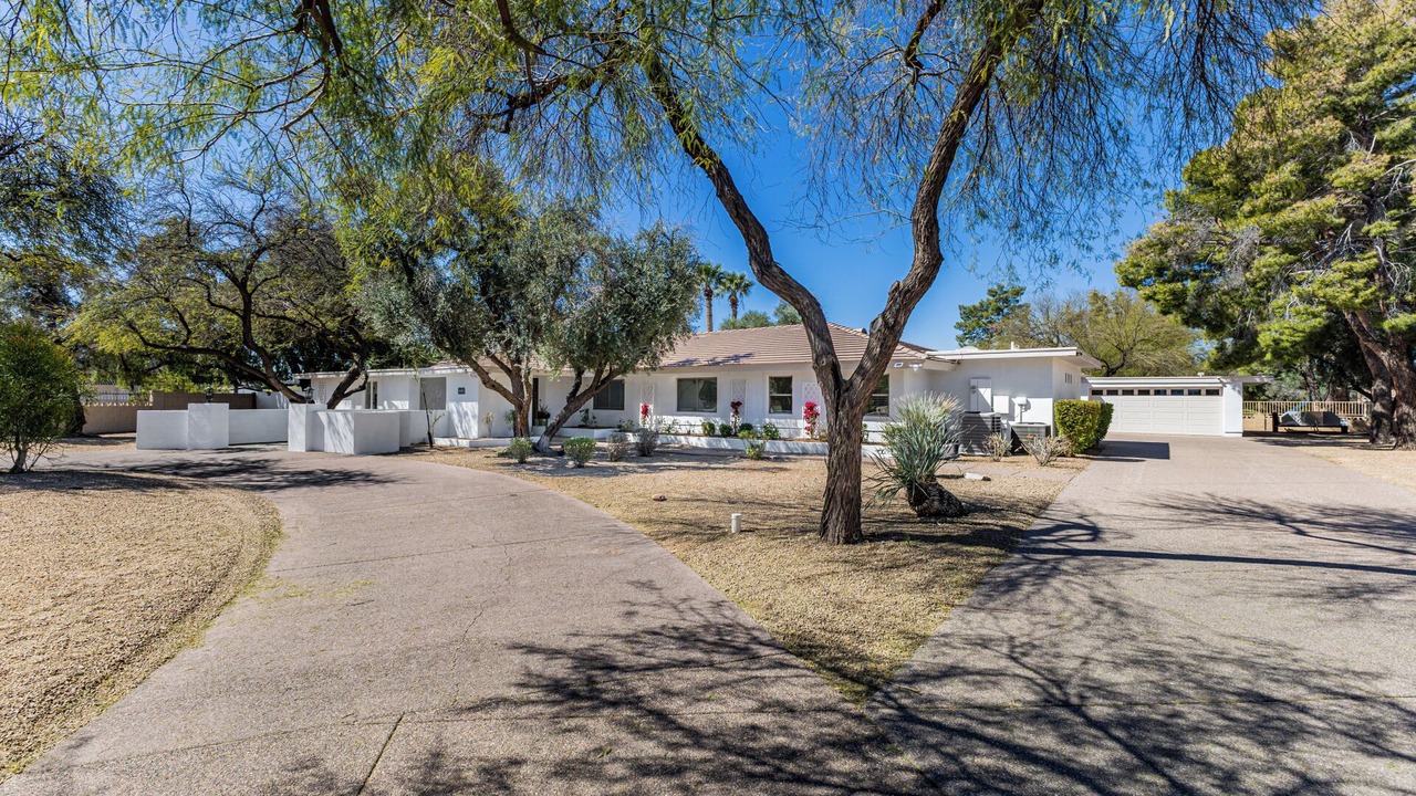 Photo of Outdoor in Orangetree Villas