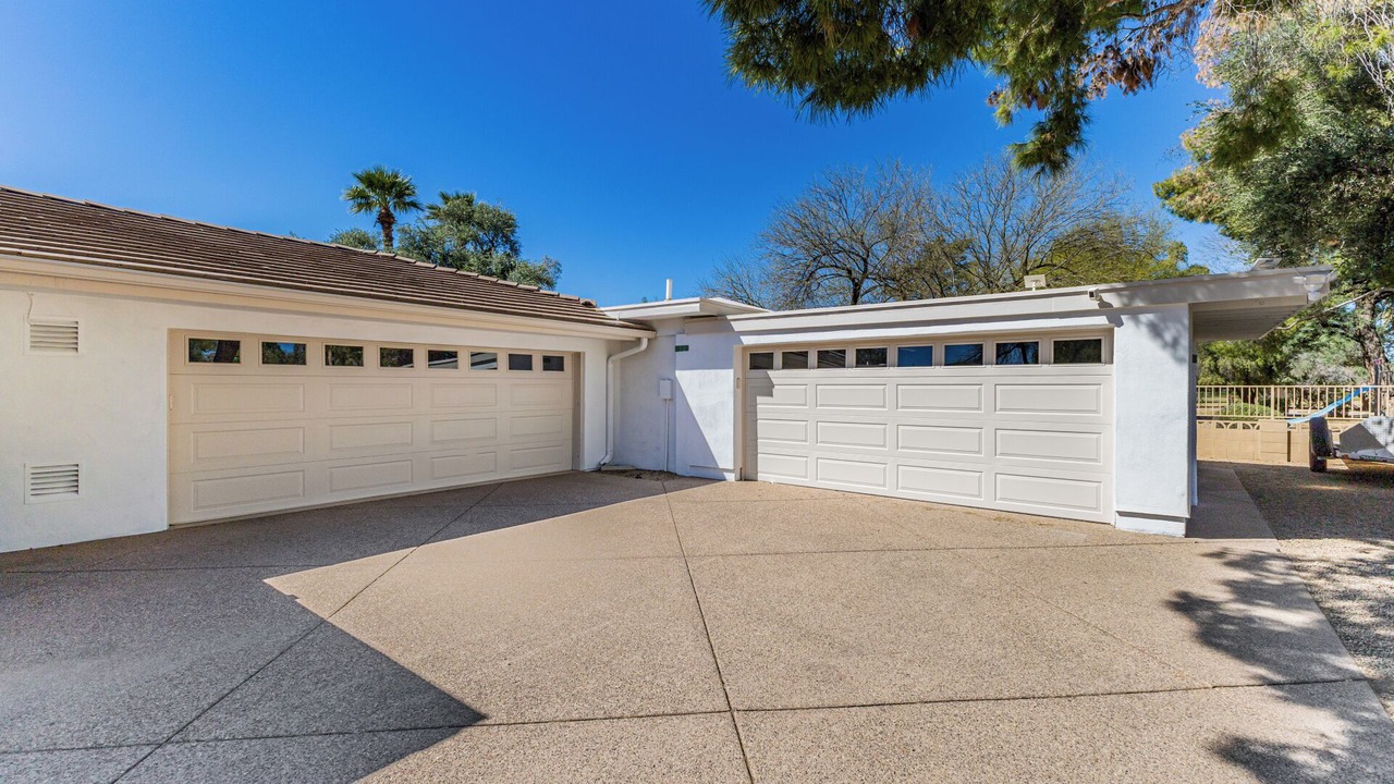 Photo of Outdoor in Orangetree Villas
