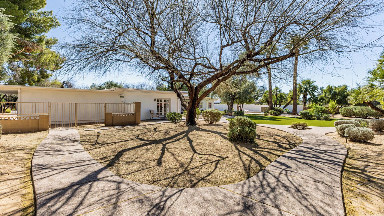 Photo of Outdoor in Orangetree Villas