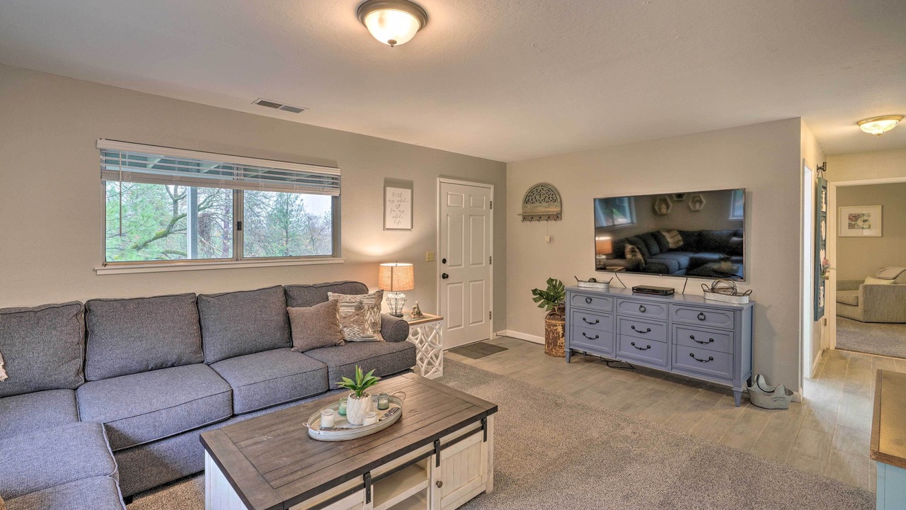 Photo of Bedroom in Pine Grove