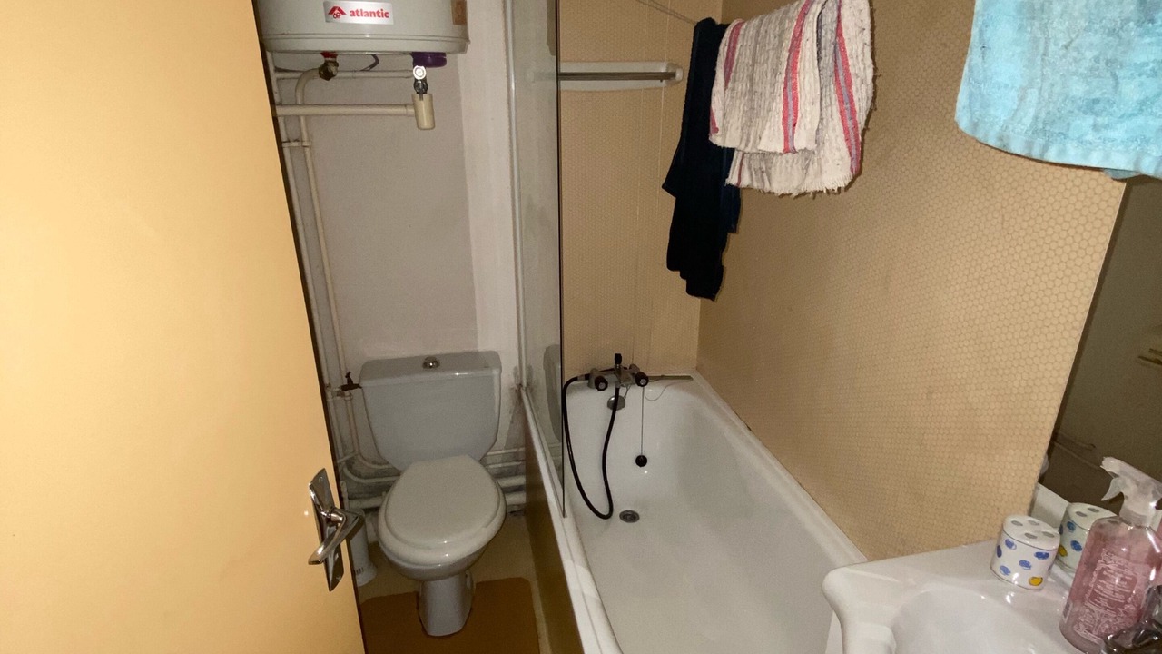 Photo of Bathroom in Saint-Aventin