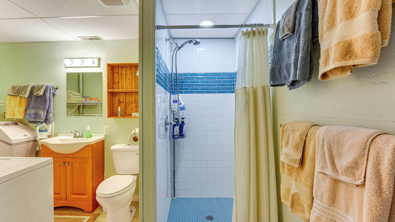 Photo of Bathroom in Golden