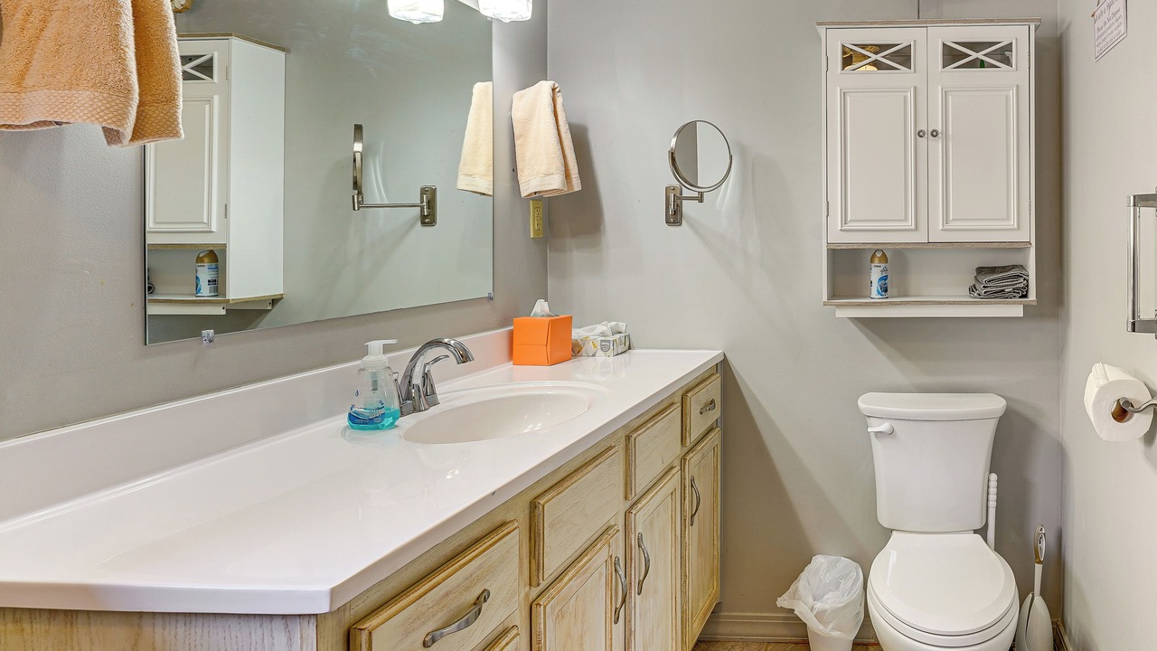 Photo of Bathroom in Golden