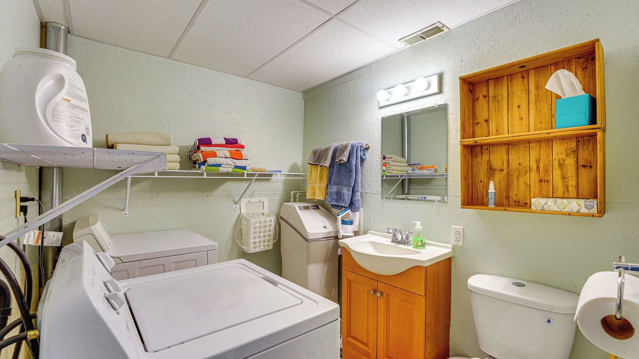 Photo of Bathroom in Golden