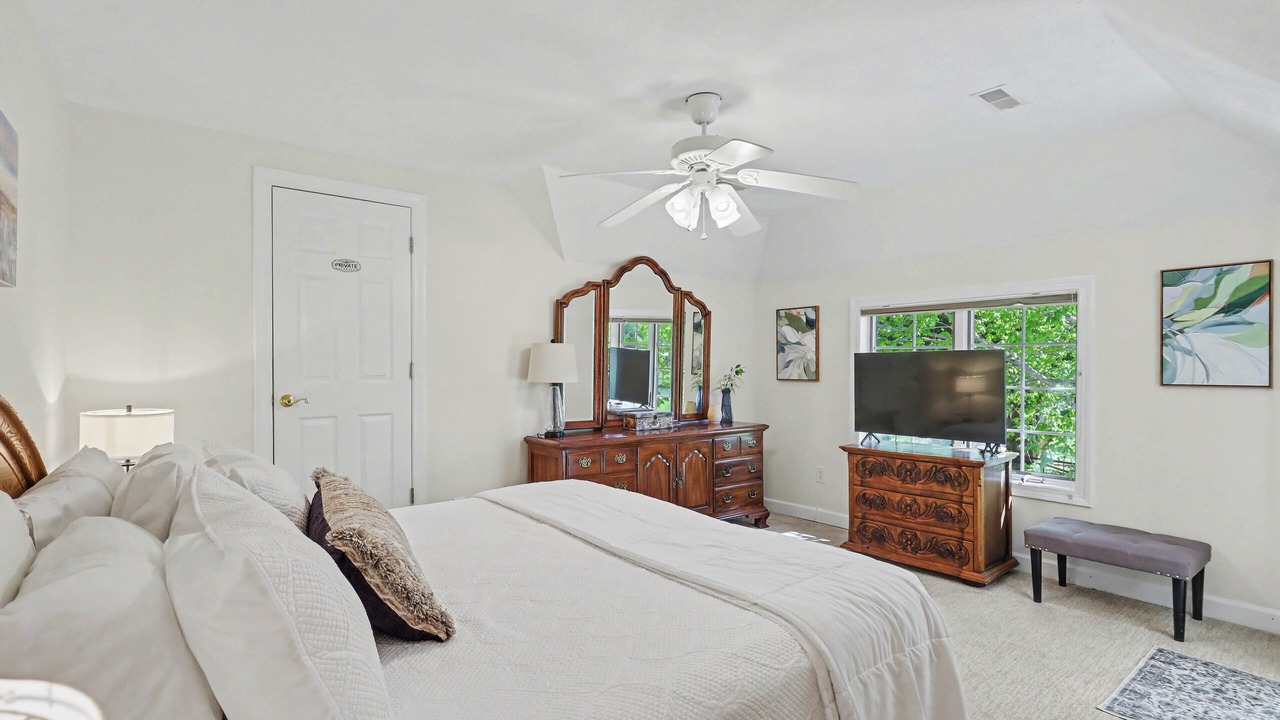 Photo of Bedroom in Sky Valley