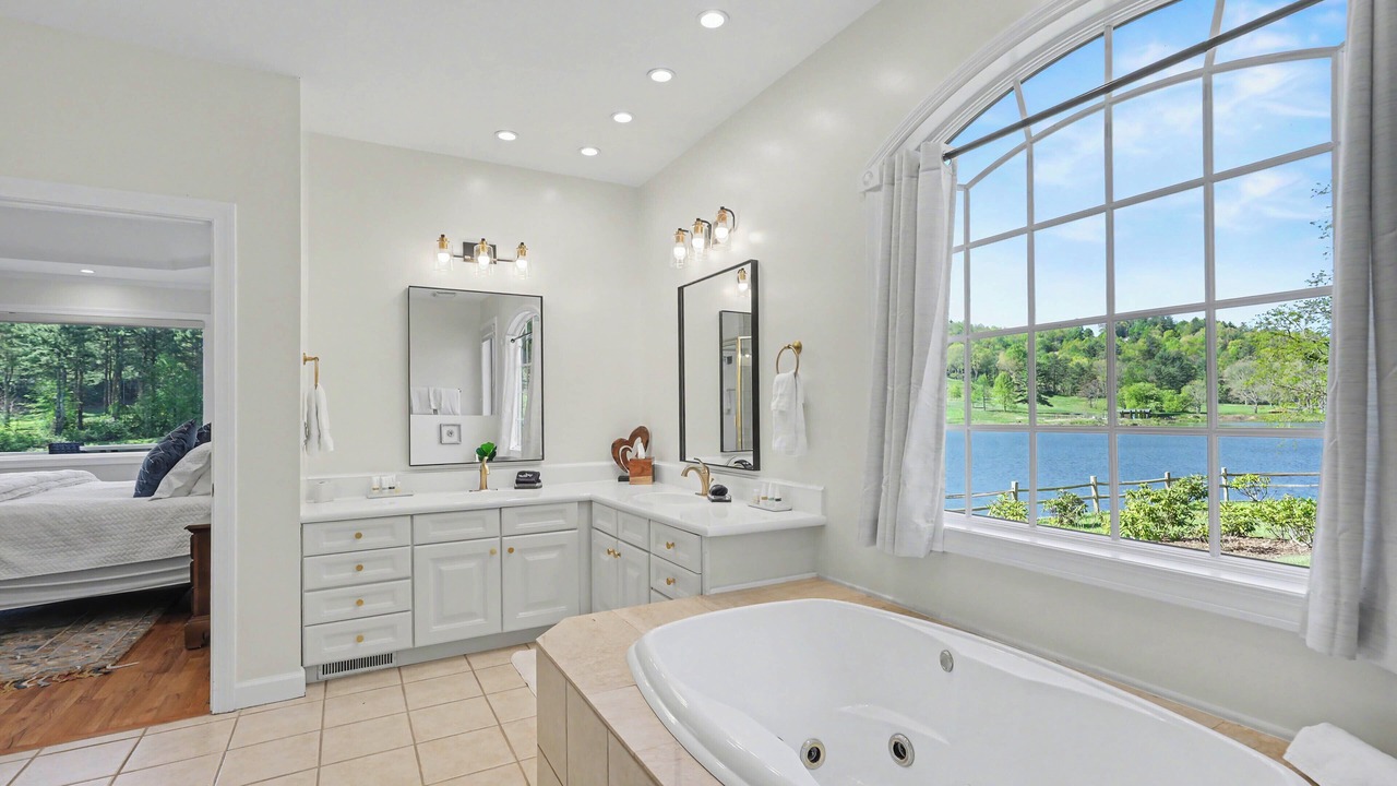 Photo of Bathroom in Sky Valley