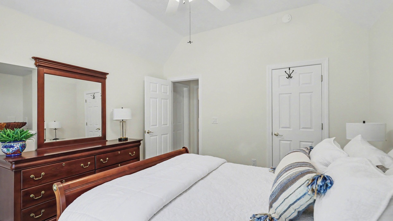Photo of Bedroom in Sky Valley