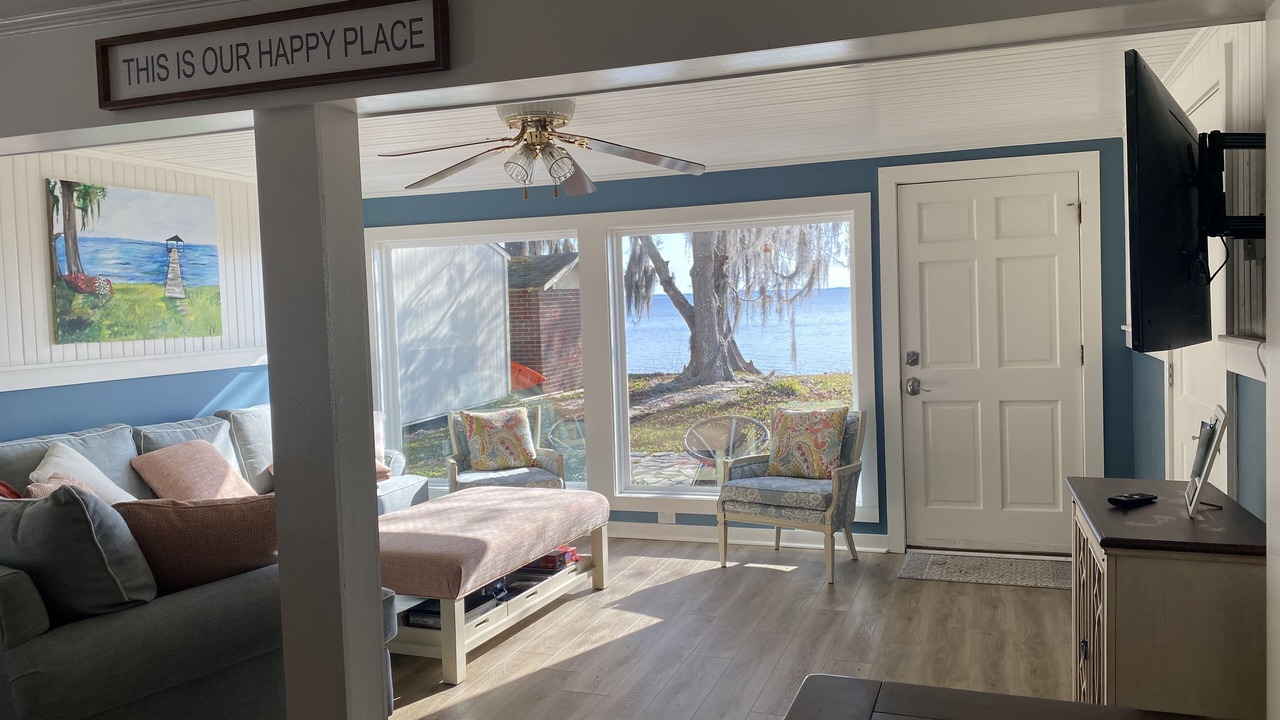 Photo of Livingroom in Lake Waccamaw