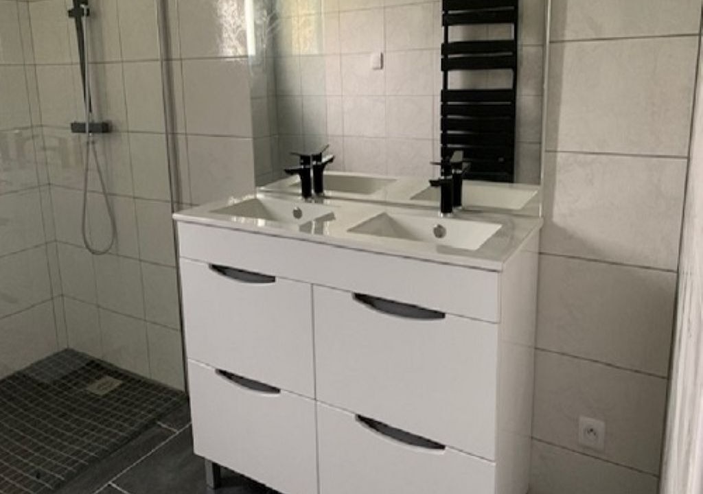 Photo of Bathroom in Favieres