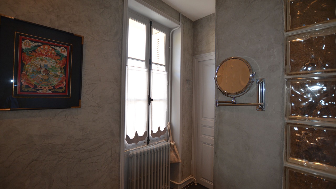 Photo of Bathroom in Beaumont-en-Veron