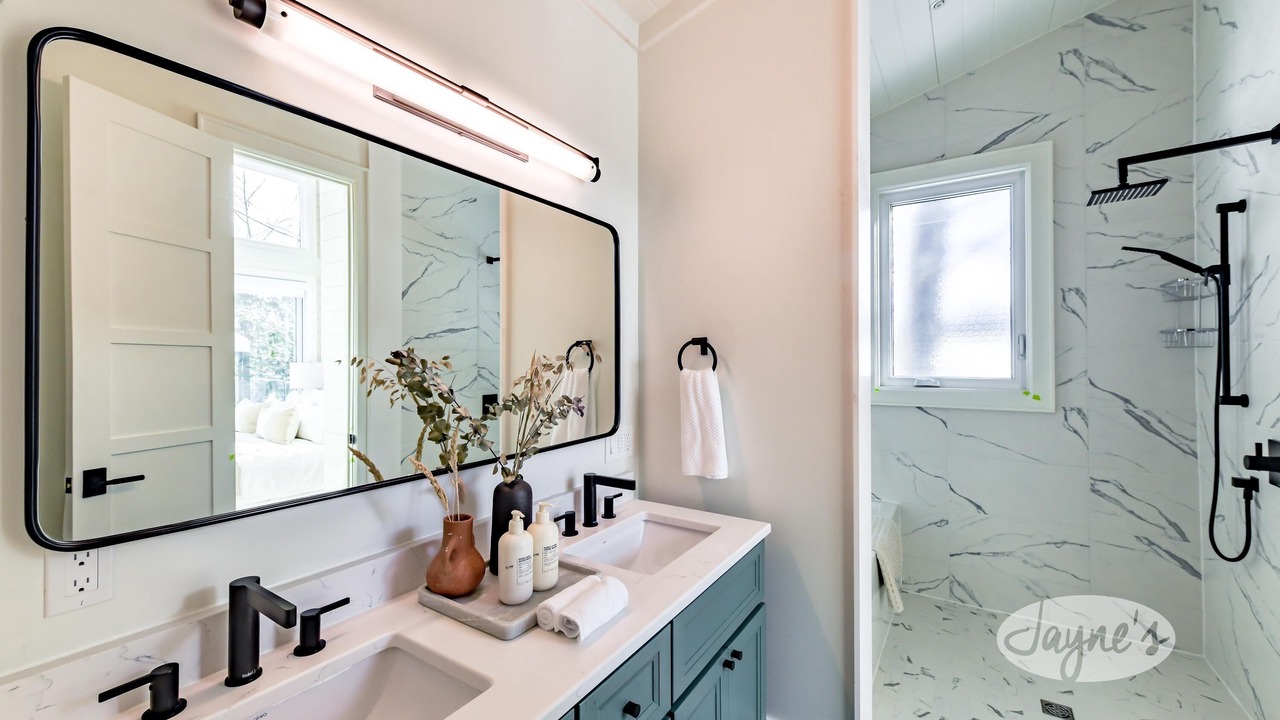 Photo of Bathroom in Muskoka Lakes