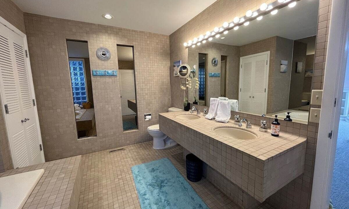 Photo of Bathroom in St. Marys