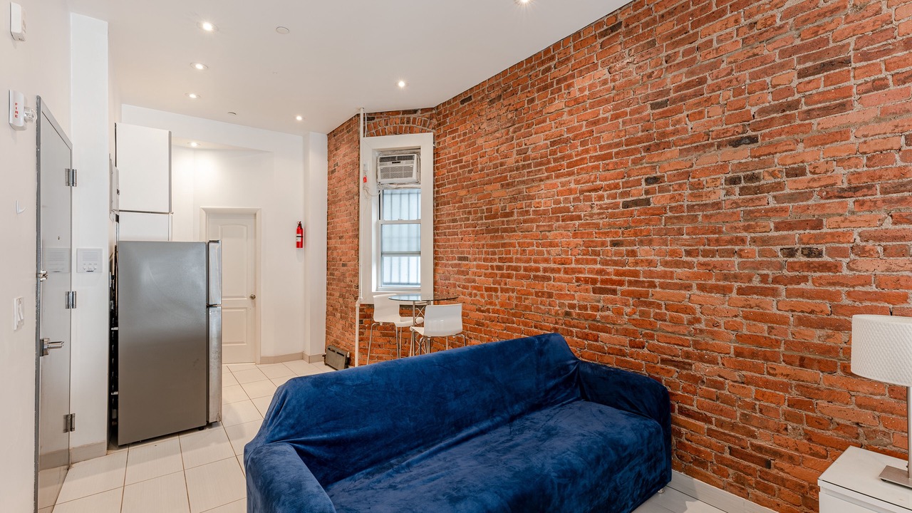 Photo of Livingroom in East Harlem