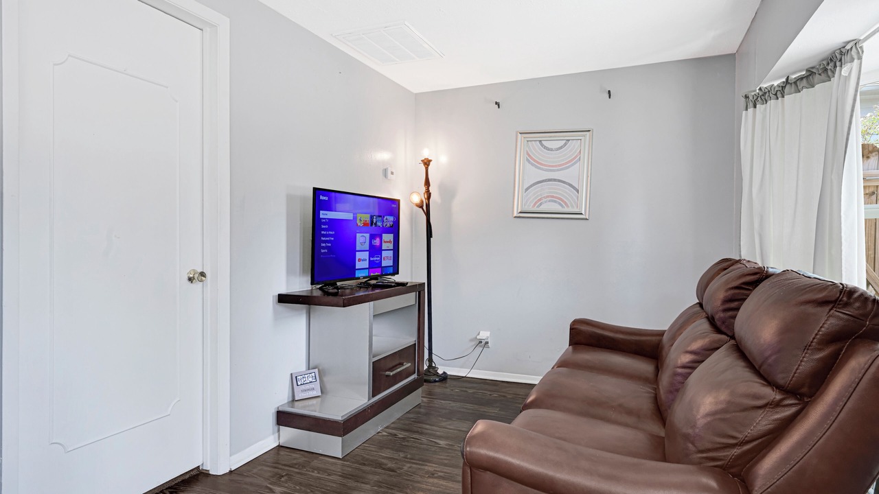 Photo of Livingroom in Sharpstown
