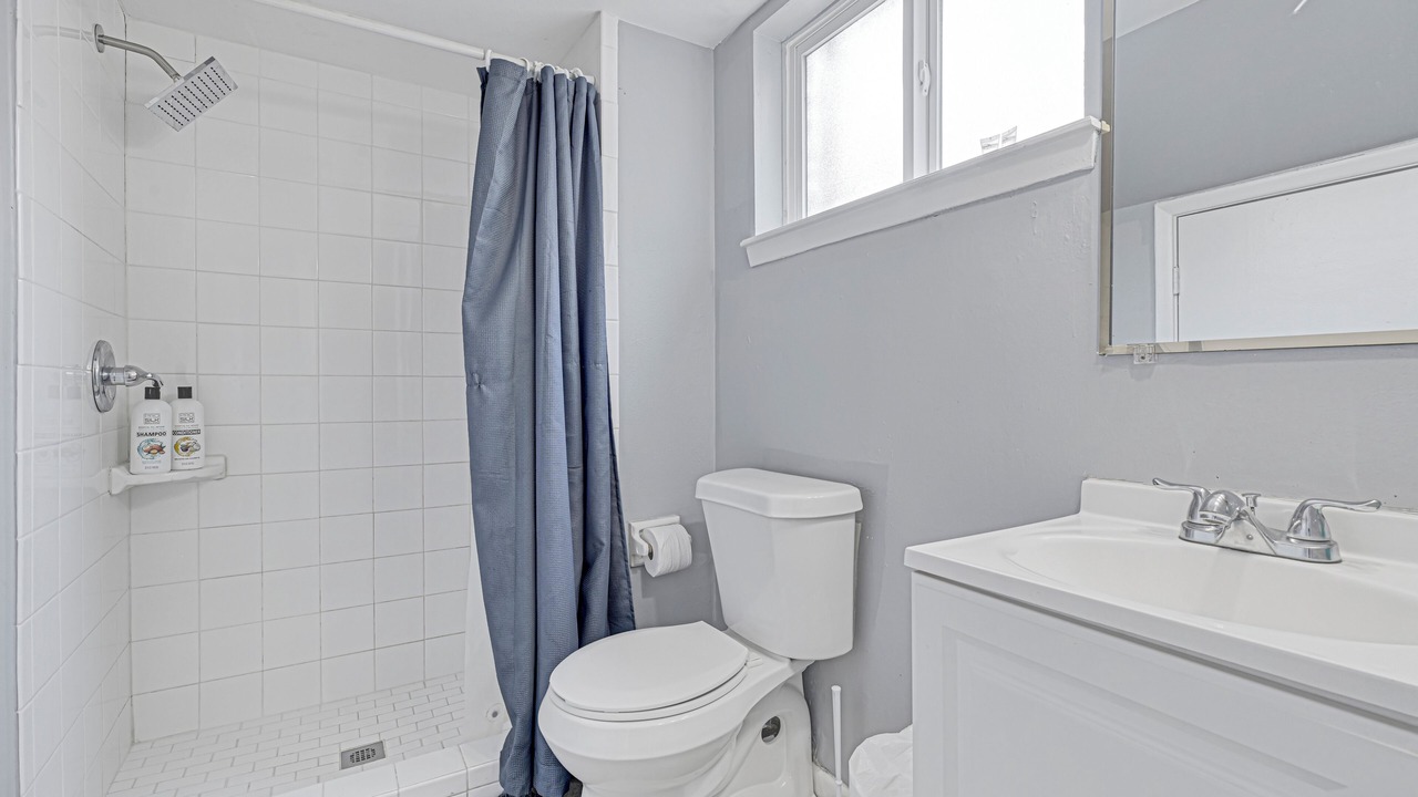 Photo of Bathroom in Sharpstown
