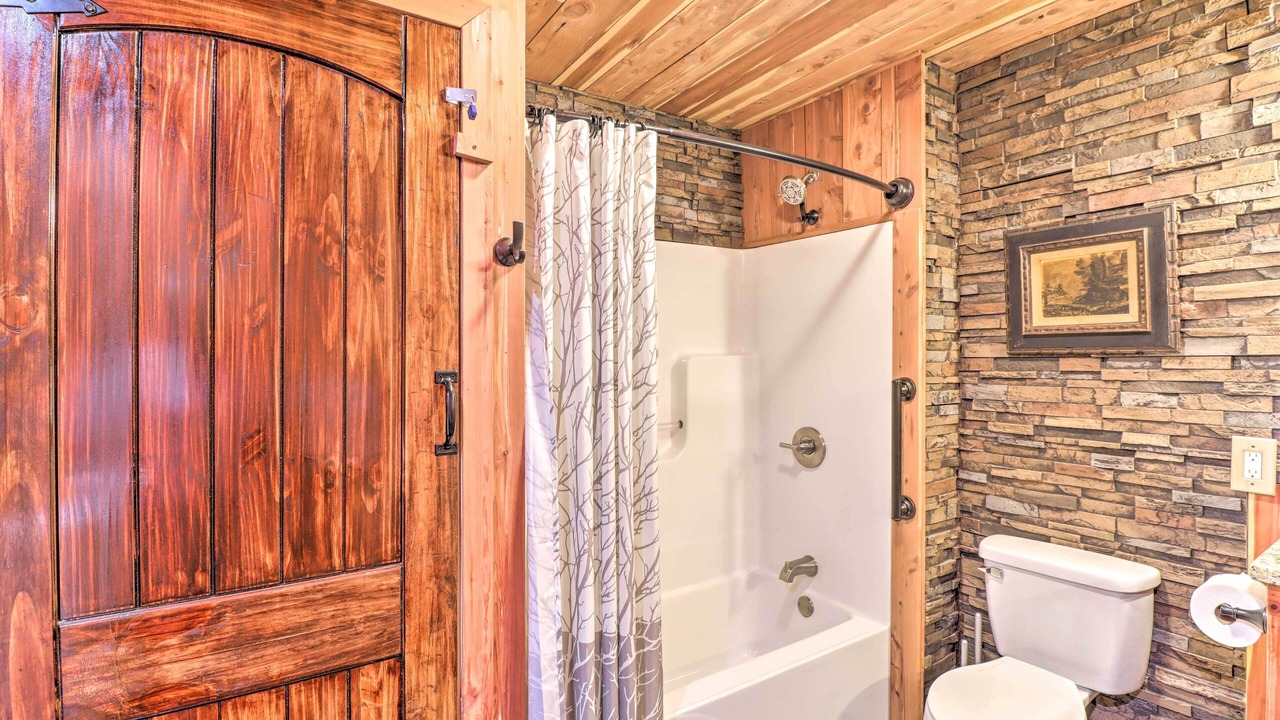 Photo of Bathroom in Calico Rock