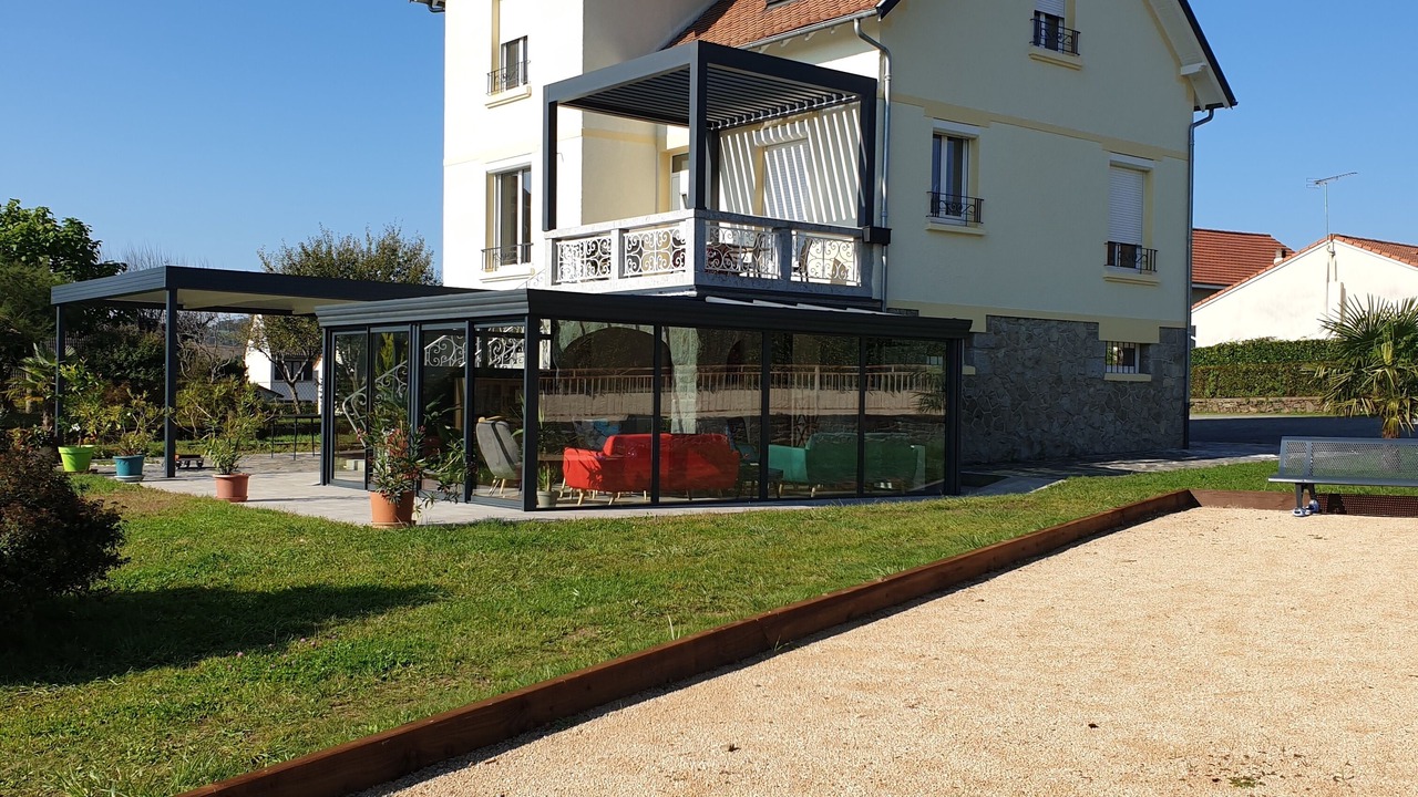 Photo of Patio Balcony in Saint-Etienne-de-Maurs