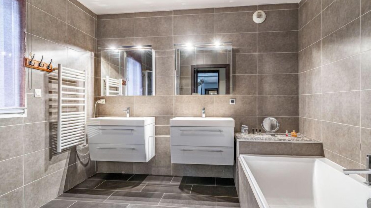 Photo of Bathroom in Theix-Noyalo