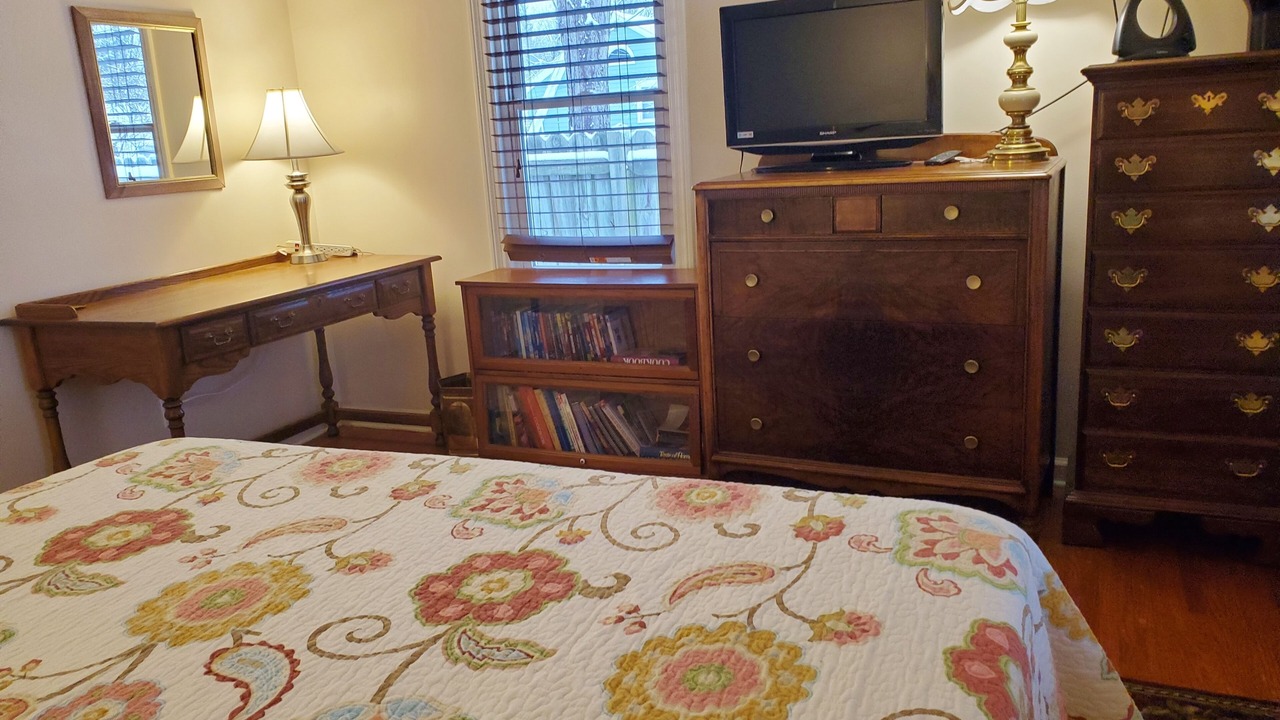 Photo of Bedroom in East Aurora