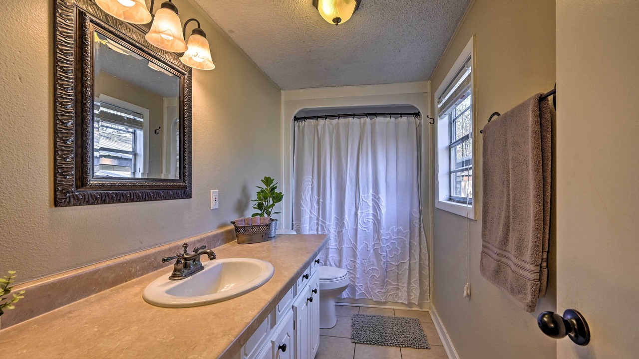 Photo of Bathroom in Broken Bow