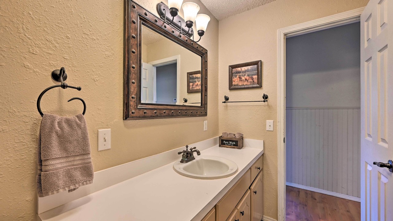 Photo of Bathroom in Broken Bow