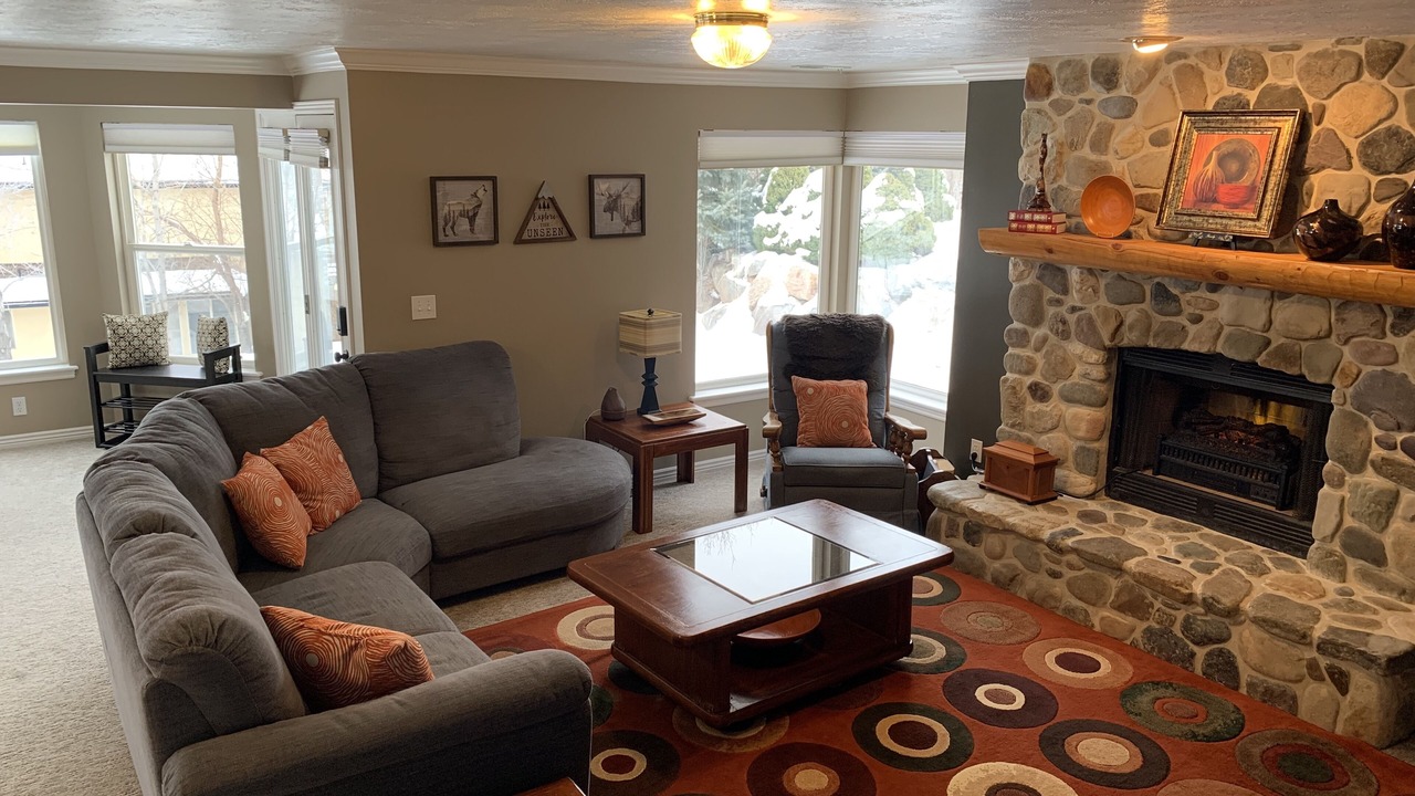 Photo of Livingroom in North Salt Lake