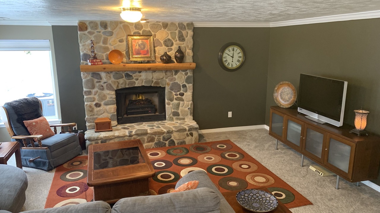 Photo of Livingroom in North Salt Lake