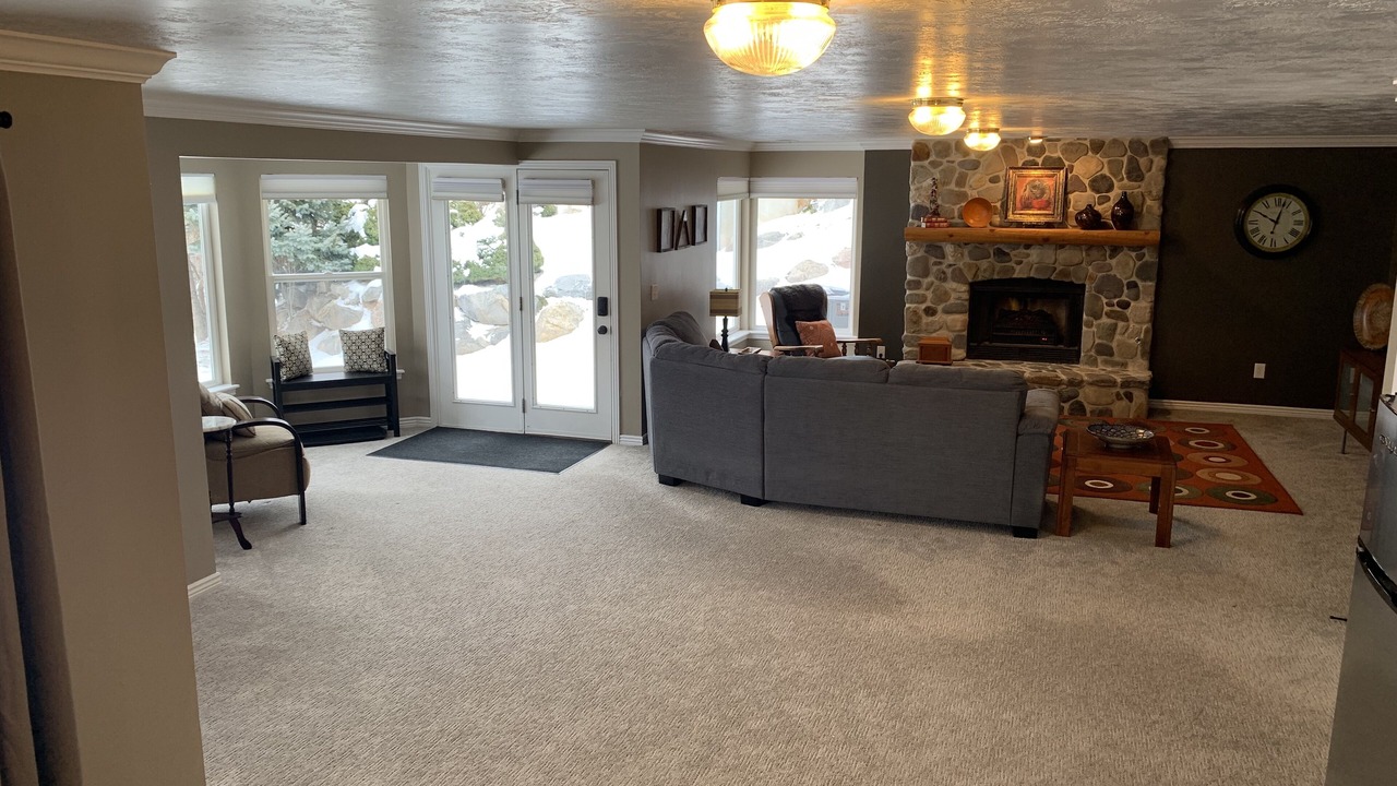 Photo of Livingroom in North Salt Lake