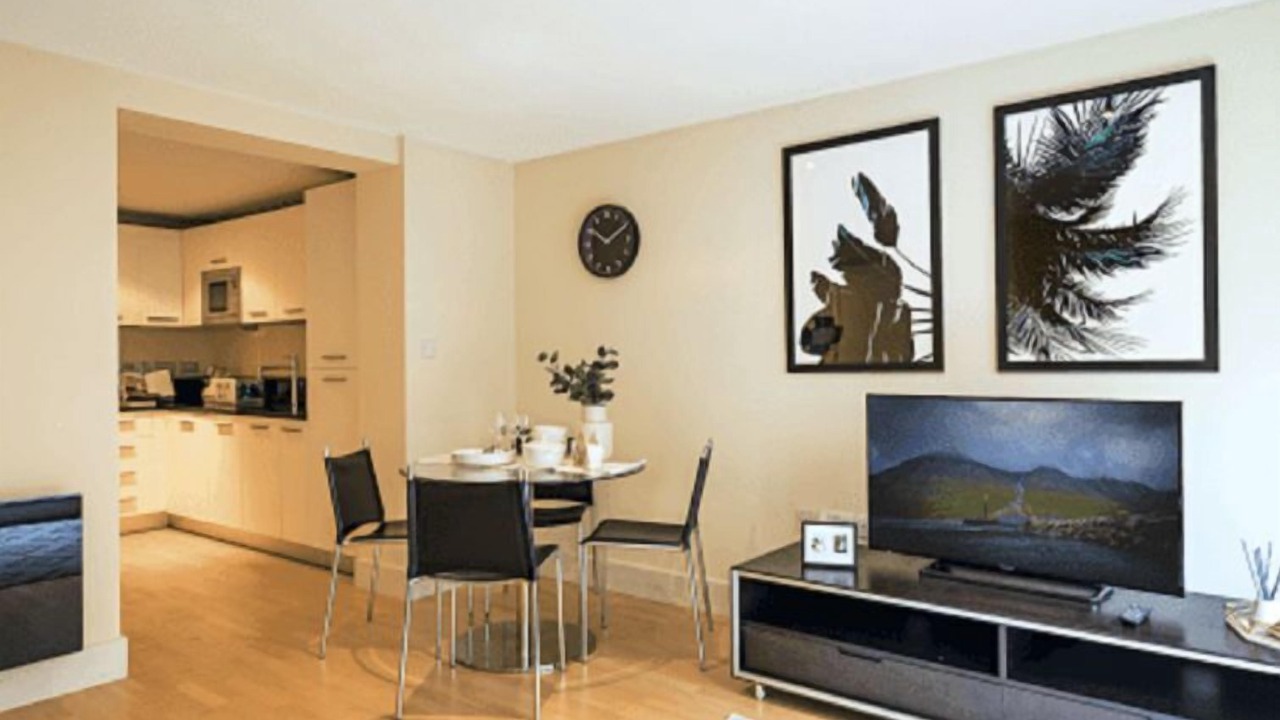 Photo of Bedroom in Queenhithe