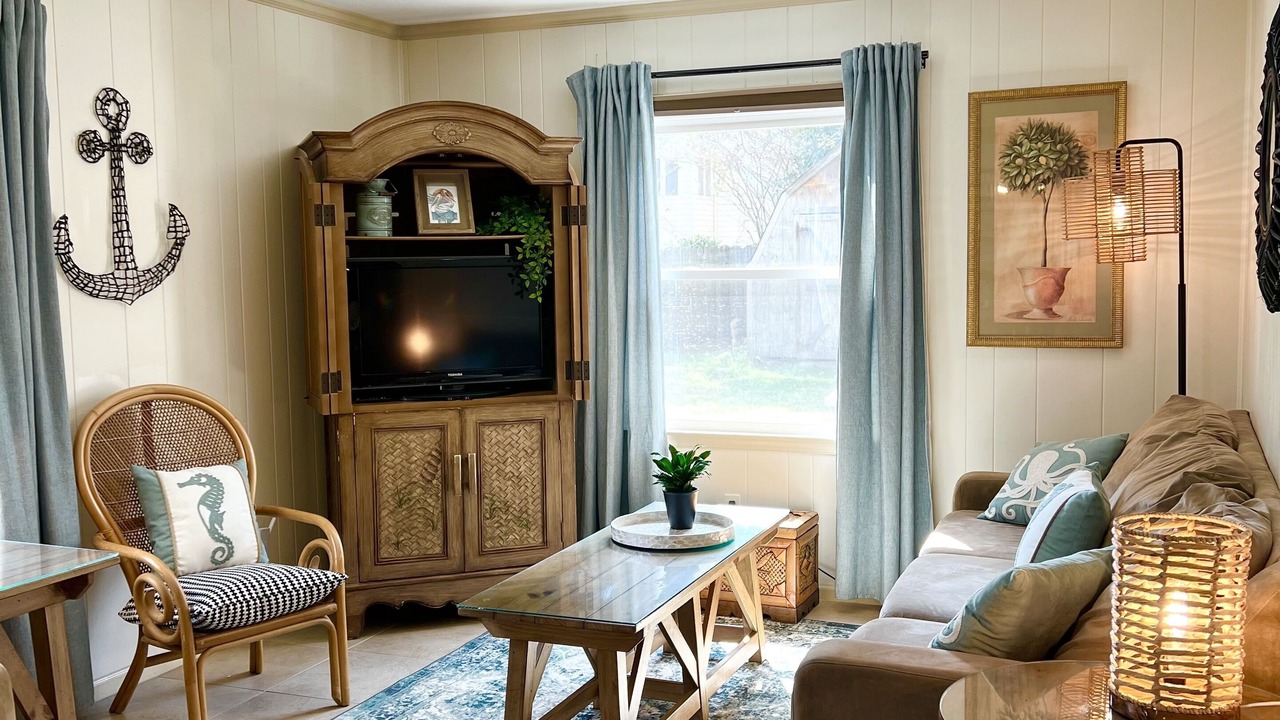Photo of Livingroom in Northeast Virginia Beach