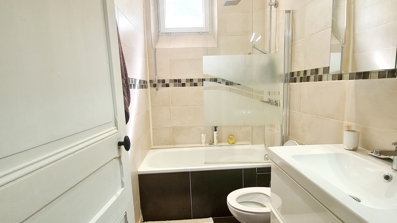 Photo of Bathroom in Enghien-les-Bains