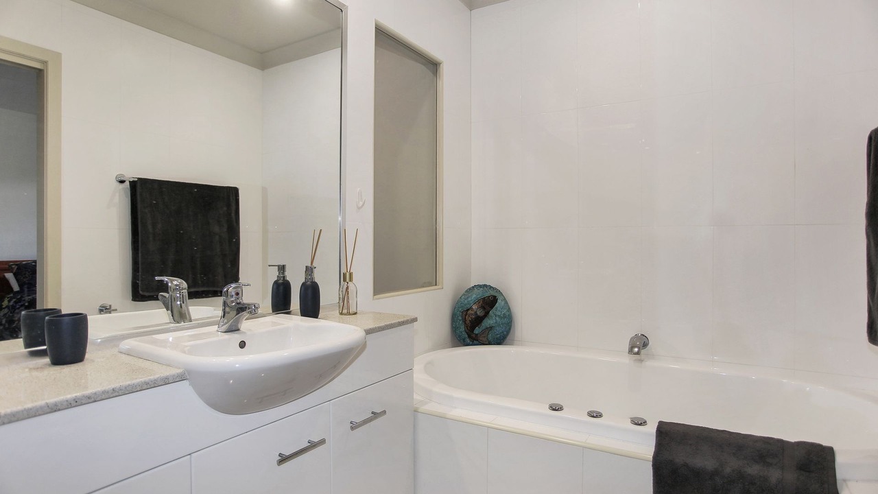 Photo of Bathroom in Tea Gardens