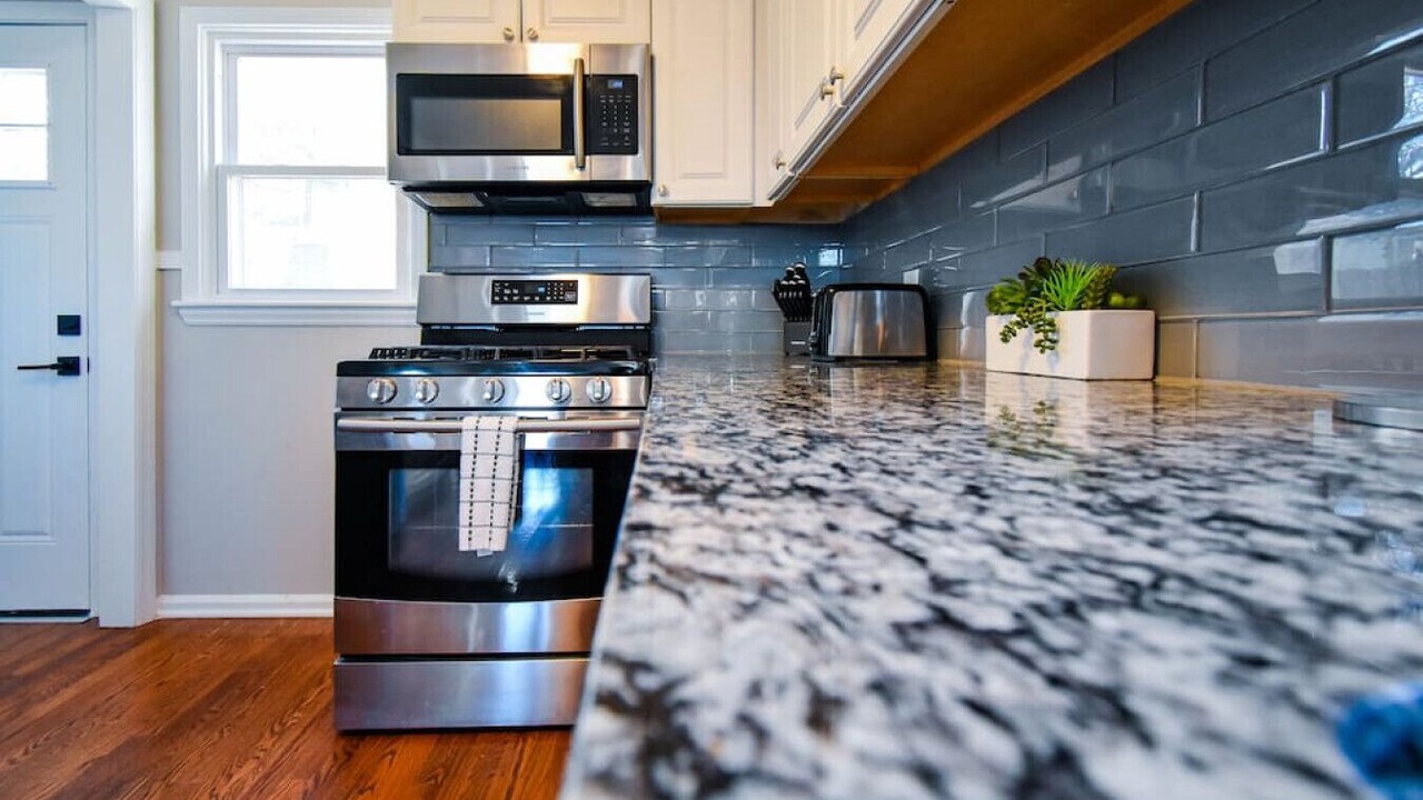Photo of Kitchen in West Plaza