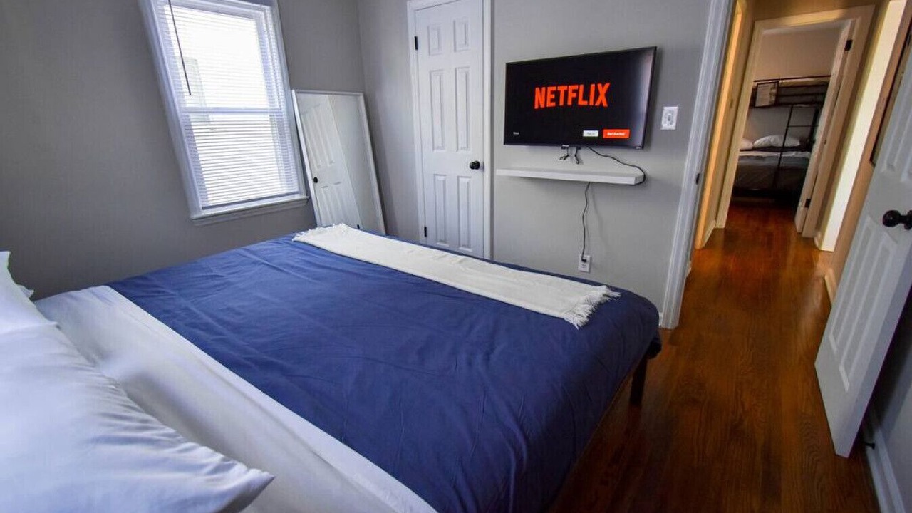 Photo of Bedroom in West Plaza