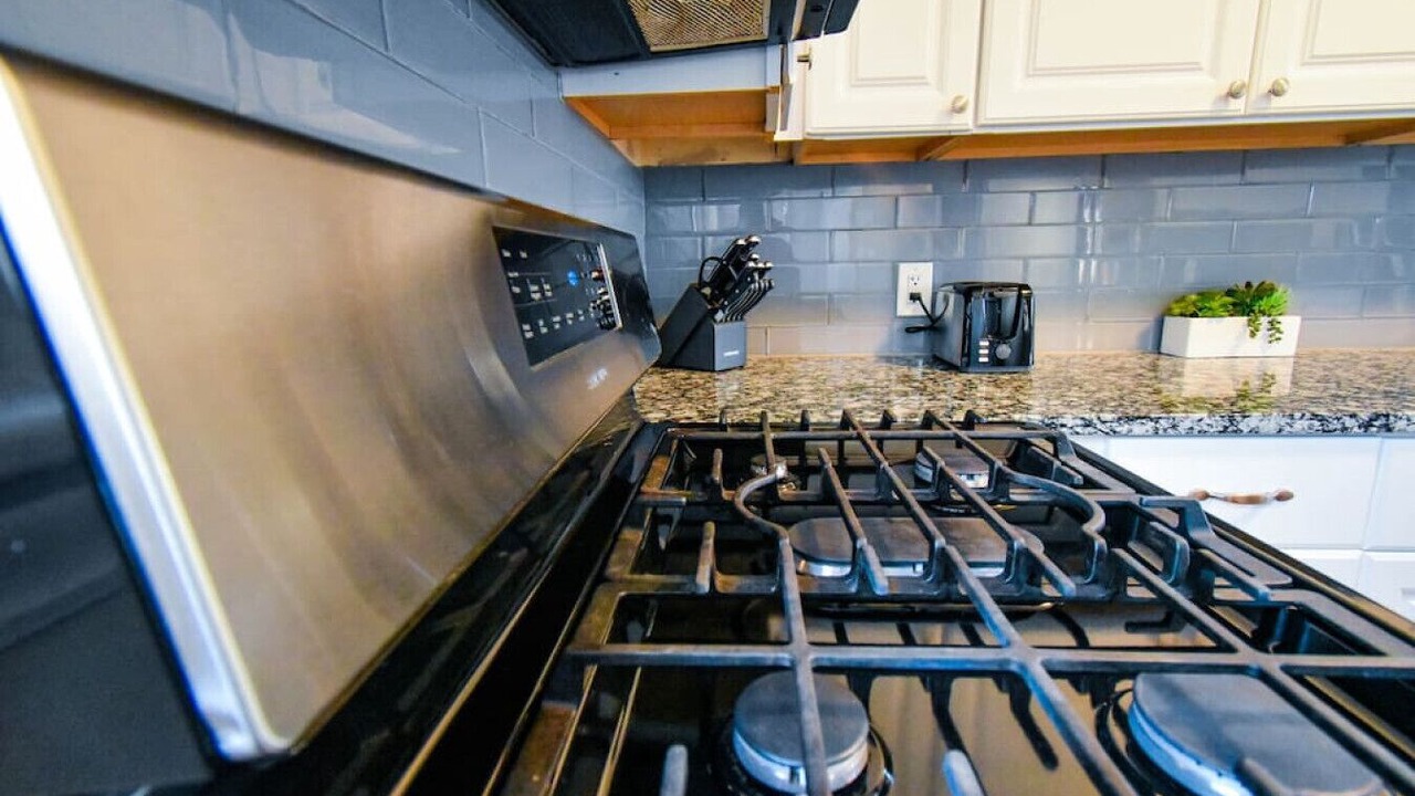 Photo of Kitchen in West Plaza