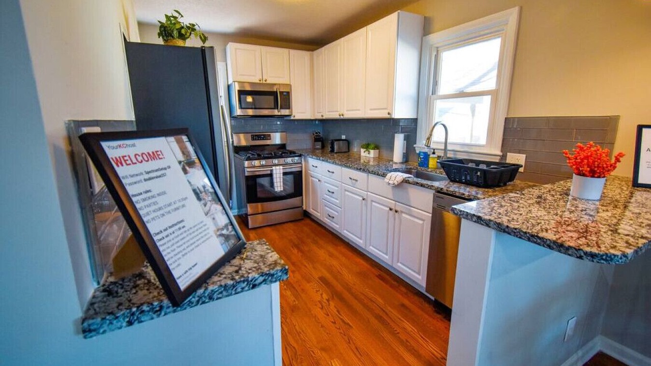 Photo of Kitchen in West Plaza