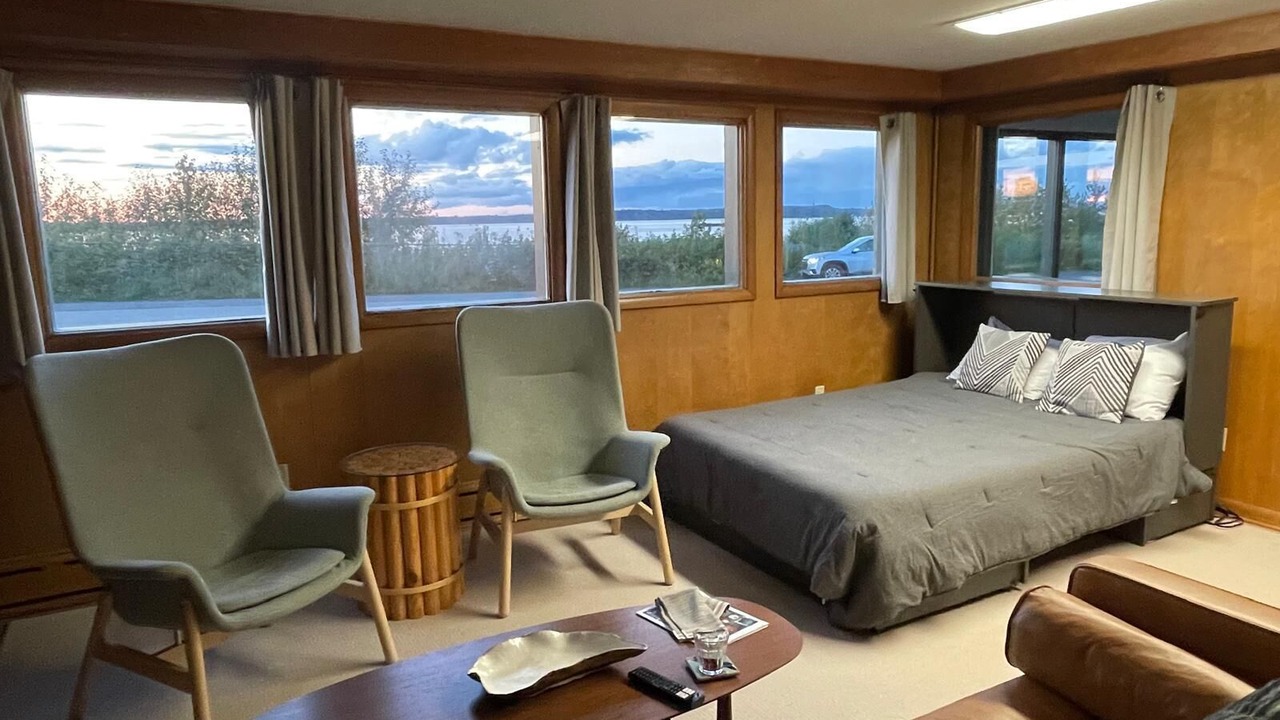 Photo of Livingroom in Downtown Anchorage