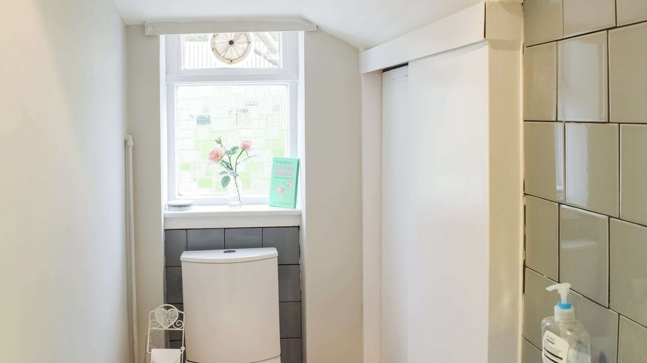 Photo of Bathroom in Dunure